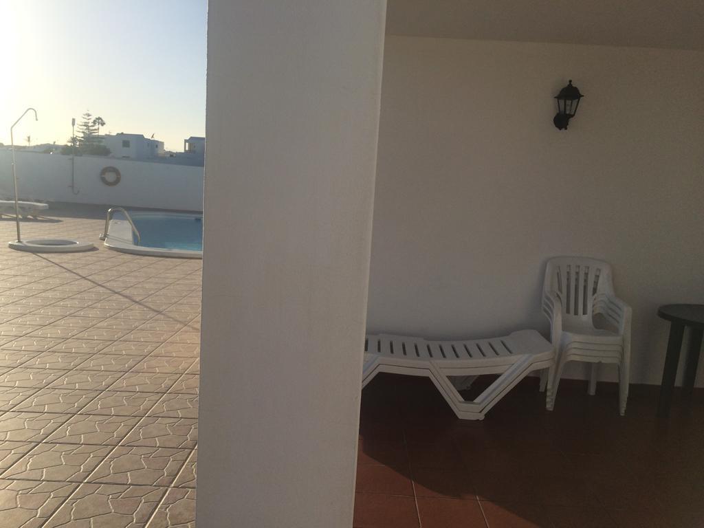 Alhambra Apartamentos Tías Habitación foto